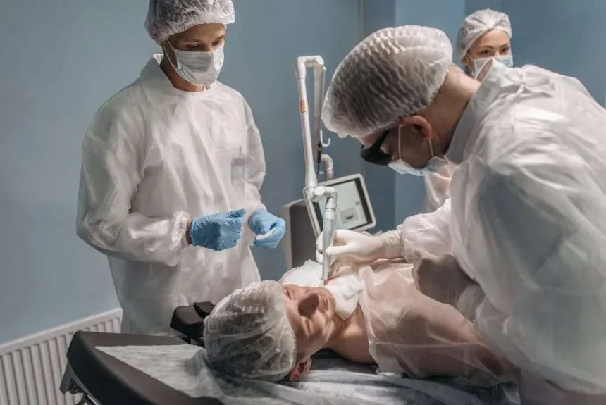 The Advantages of Transparency During Plastic Surgery Consultations